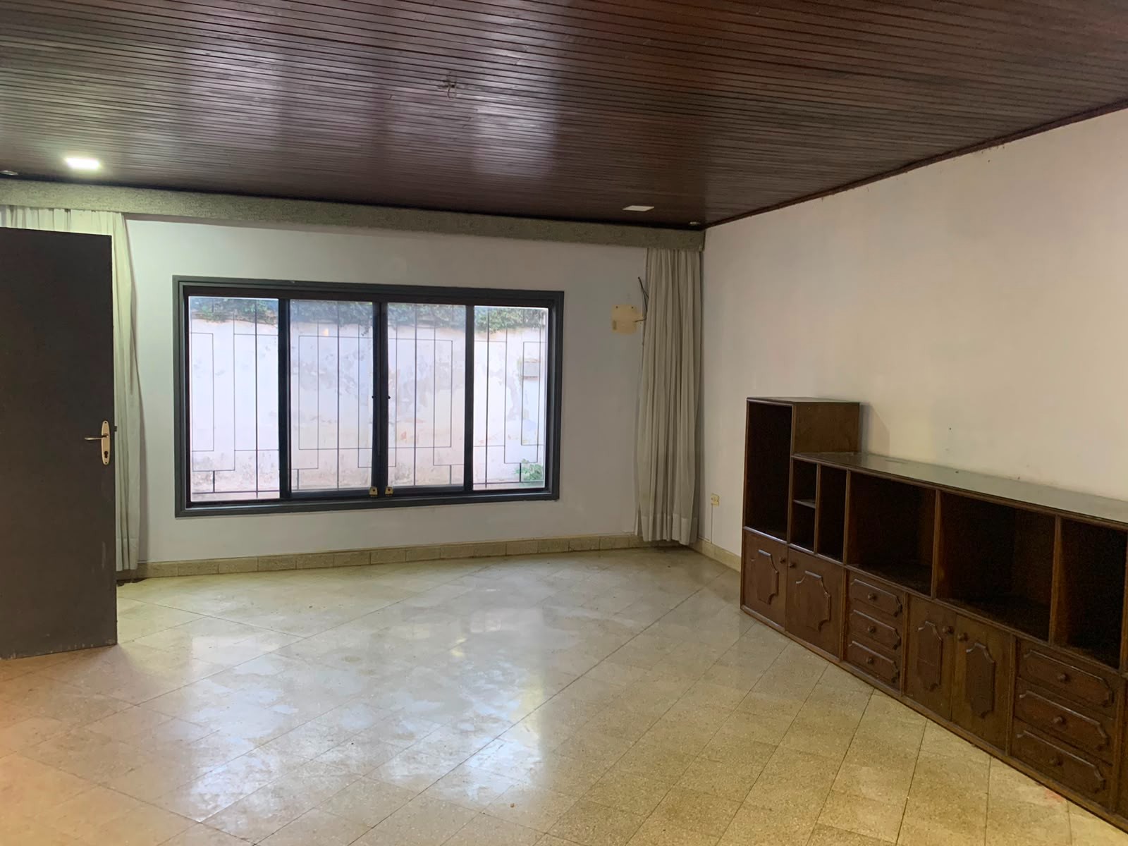 Casa en Alquiler en Lambaré: Ubicación Estratégica a Pasos de Avda. Cacique Lambaré