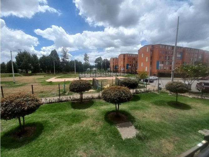 Apartamento de 3 alcobas en venta en Conjunto Residencial Tarento, Madrid, 65 m² · foto 19 de 24