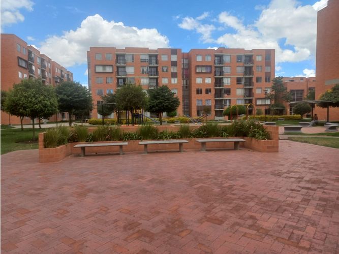 Apartamento de 3 alcobas en venta en Conjunto Residencial Tarento, Madrid, 65 m² · foto 23 de 24