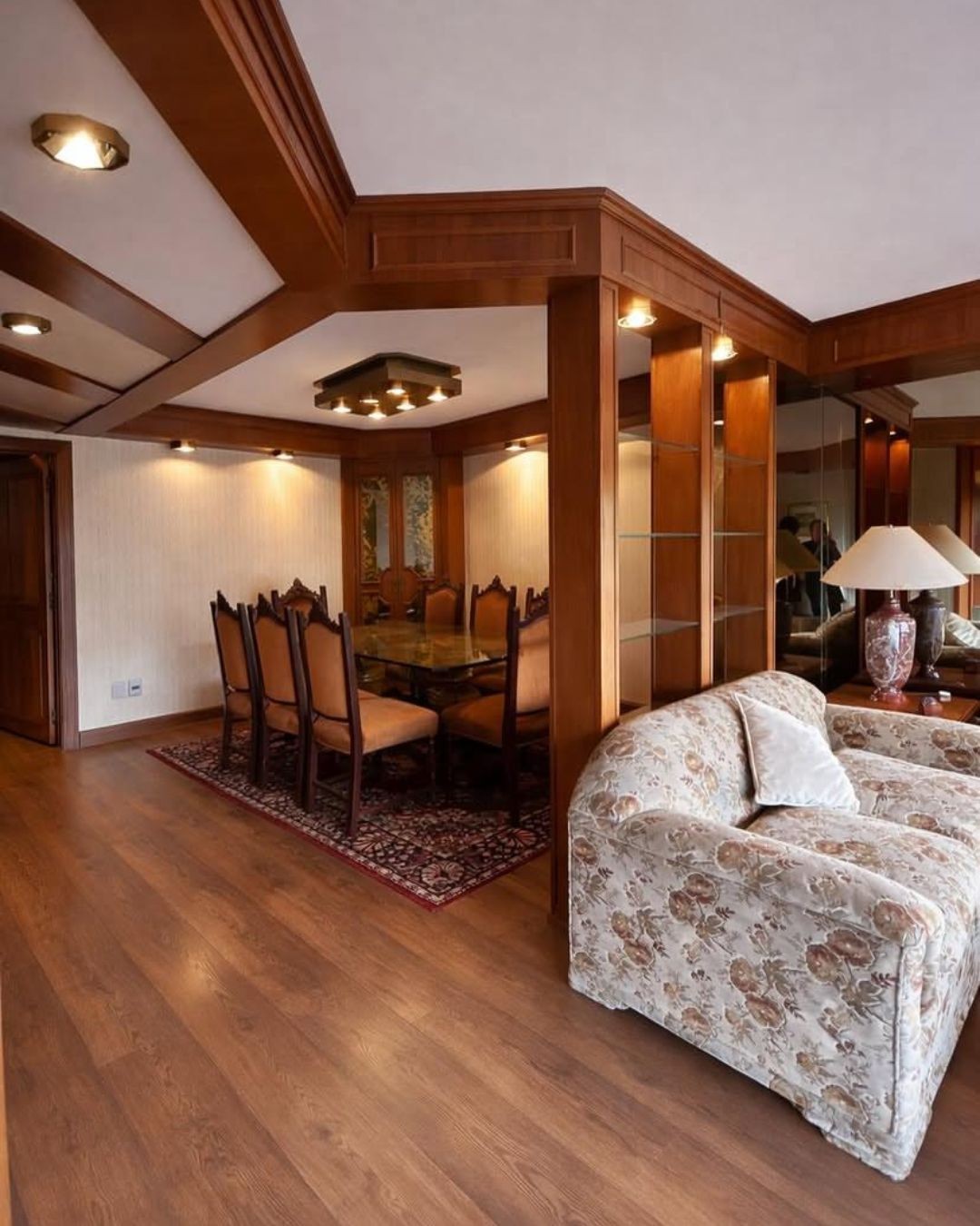 SE VENDE HERMOSO APARTAMENTO DE 4 DORMITORIO / 4 BAÑOS / TERRAZA AL FRENTE Y GARAJE EN PUNTA CARRETAS / PARQUE VILLA BIARRITZ - Fler