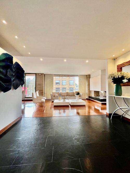 Apartamento en venta en Chico Norte, Bogotá · foto 2 de 18