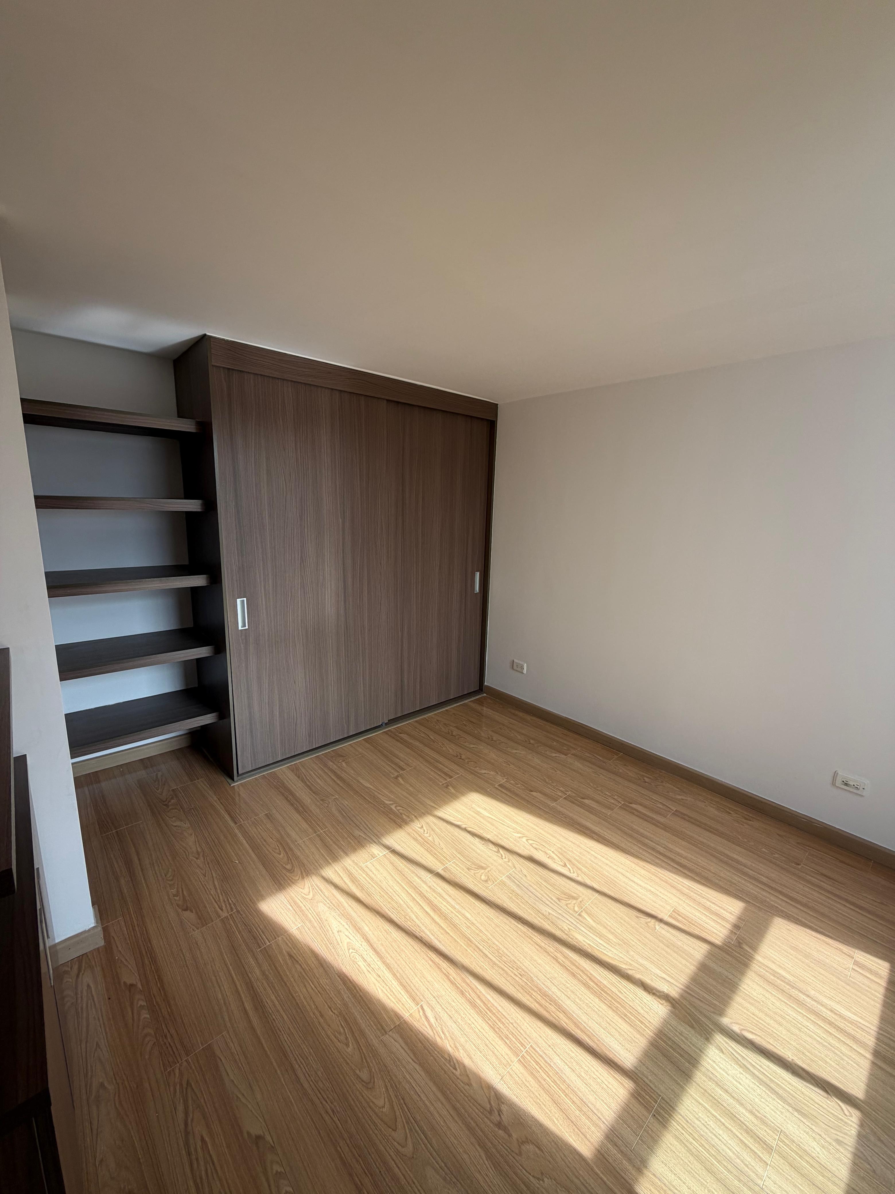 Apartamento en venta en Barranquillita, Madrid 5