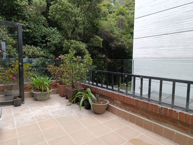 Apartamento de 3 alcobas en venta en El Refugio, Bogotá, 200 m² · foto 14 de 24