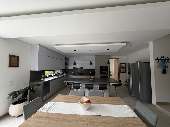Casa de 4 alcobas en venta en Cabeceras De Llanogrande, Rionegro, 236 m² · foto 5 de 14