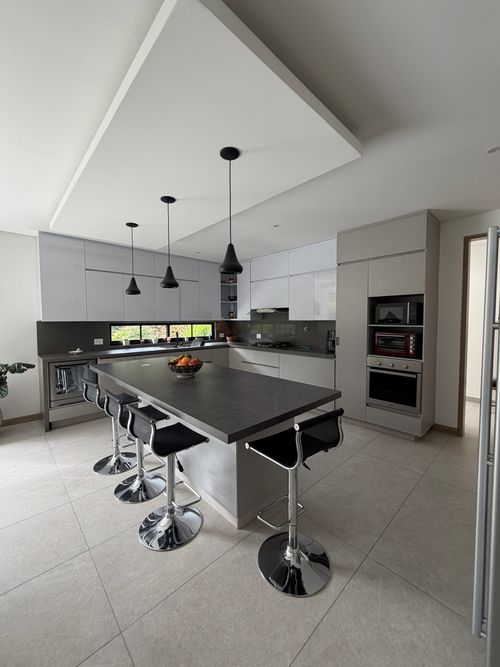 Casa de 4 alcobas en venta en Cabeceras De Llanogrande, Rionegro, 236 m² · foto 6 de 14