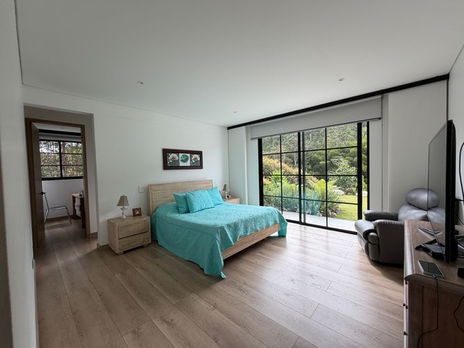 Casa de 4 alcobas en venta en Cabeceras De Llanogrande, Rionegro, 236 m² · foto 9 de 14