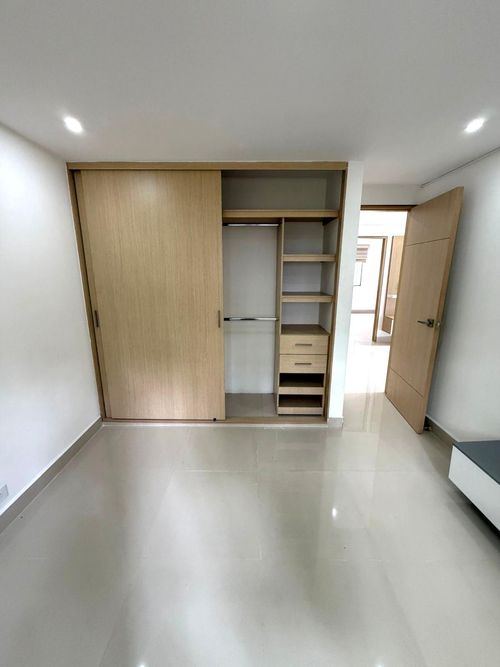 Apartamento de 3 alcobas en venta en Multicentro, Cali, 92 m² · foto 5 de 24