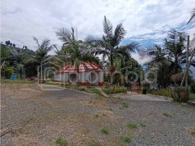 Finca en venta en La Tablaza, La Estrella, 200 m² · foto 2 de 24