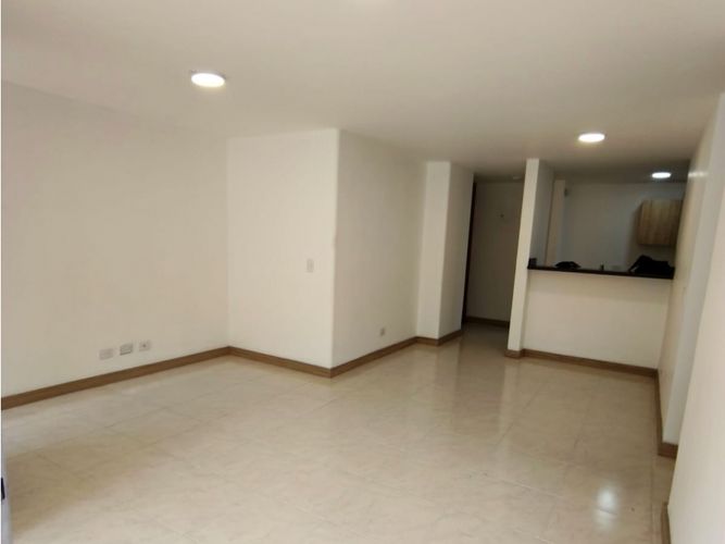 Apartamento de 2 alcobas en arriendo en Cumbres, Envigado, 78 m² · foto 2 de 11