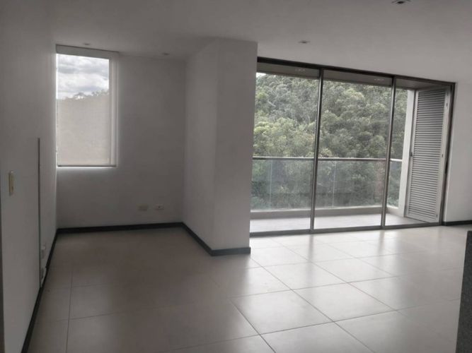 Apartamento en venta en Altos Del Poblado, Medellín · foto 3 de 18
