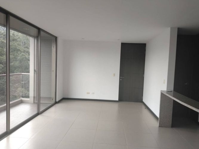 Apartamento en venta en Altos Del Poblado, Medellín · foto 4 de 18
