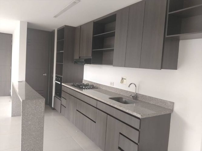 Apartamento en venta en Altos Del Poblado, Medellín · foto 6 de 18
