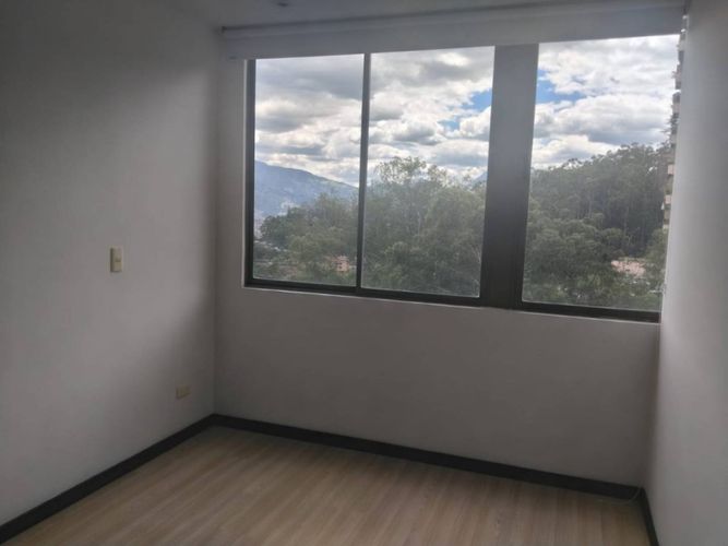 Apartamento en venta en Altos Del Poblado, Medellín · foto 12 de 18
