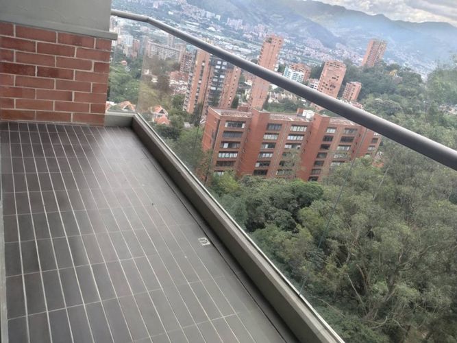 Apartamento en venta en Altos Del Poblado, Medellín · foto 17 de 18