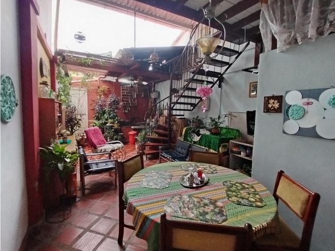 Casa de 7 alcobas en venta en Barrio Nuevo, Palmira, 240 m² · foto 18 de 24