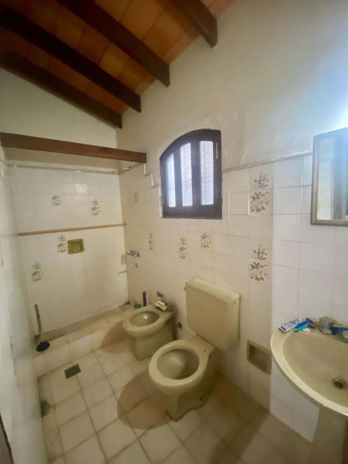 VENDO CASA PARA REMODELAR EN MANORA!!! — foto 3