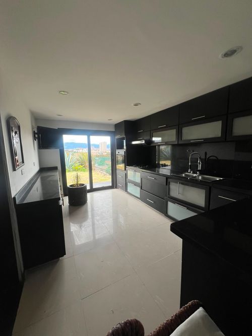 Casa de 4 alcobas en venta en San Jose De Bavaria, Bogotá, 350 m² · foto 9 de 24