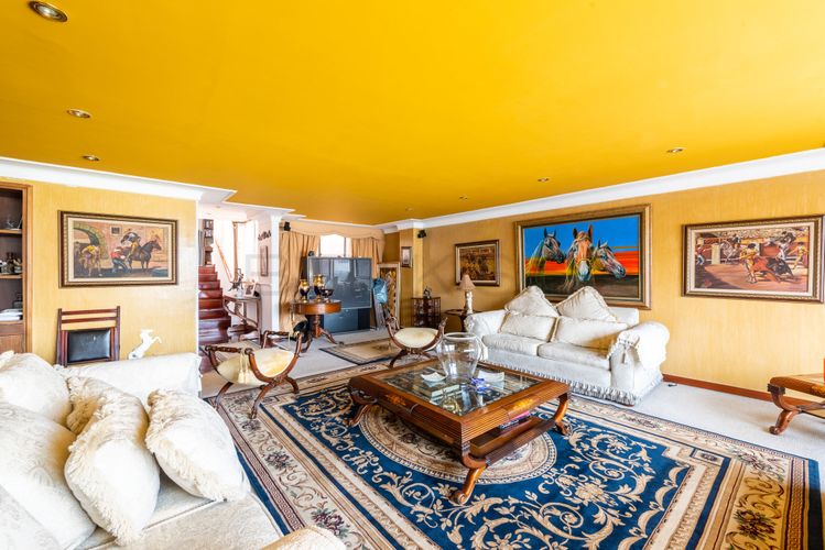 Apartamento de 4 alcobas en venta en Rincon Del Chico, Bogotá, 230 m² · foto 4 de 16