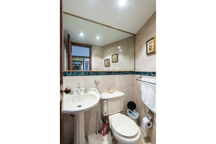 Apartamento de 4 alcobas en venta en Rincon Del Chico, Bogotá, 230 m² · foto 7 de 16