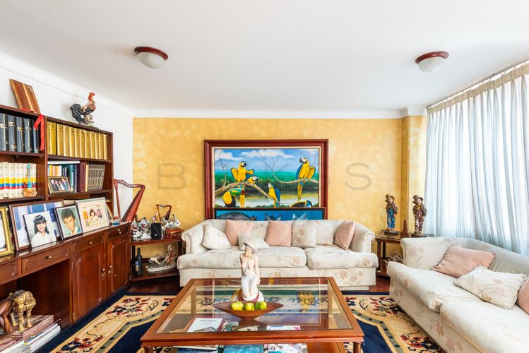 Apartamento de 4 alcobas en venta en Rincon Del Chico, Bogotá, 230 m² · foto 10 de 16