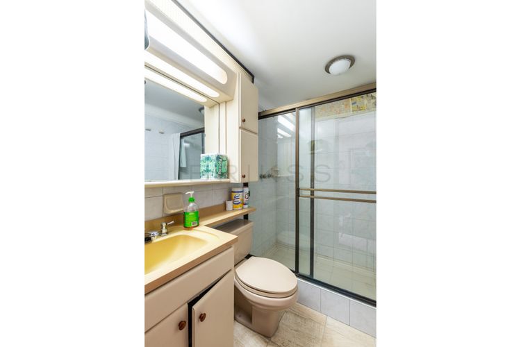 Apartamento de 4 alcobas en venta en Rincon Del Chico, Bogotá, 230 m² · foto 12 de 16