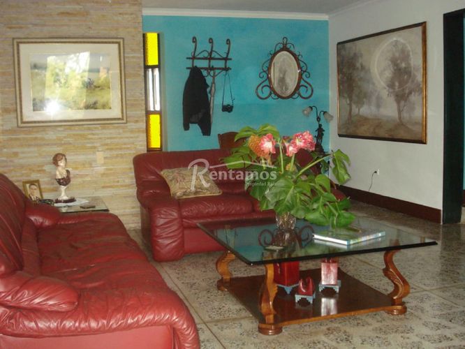 Casa de 3 alcobas en venta en Loma De Las Brujas, Envigado, 550 m² · foto 6 de 18