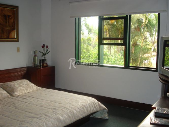 Casa de 3 alcobas en venta en Loma De Las Brujas, Envigado, 550 m² · foto 10 de 18