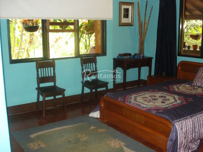 Casa de 3 alcobas en venta en Loma De Las Brujas, Envigado, 550 m² · foto 11 de 18