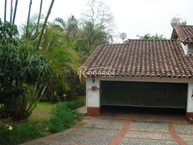 Casa de 3 alcobas en venta en Loma De Las Brujas, Envigado, 550 m² · foto 15 de 18