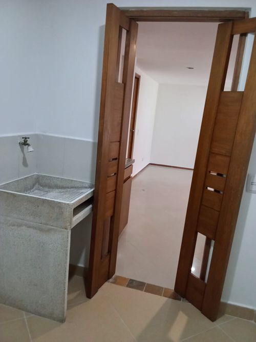 Apartamento de 3 alcobas en arriendo en Las Lomitas, Sabaneta, 110 m² · foto 2 de 16