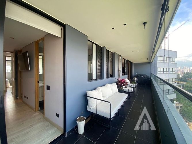 Apartamento de 3 alcobas en arriendo en Granizal, Medellín, 111 m² · foto 8 de 24