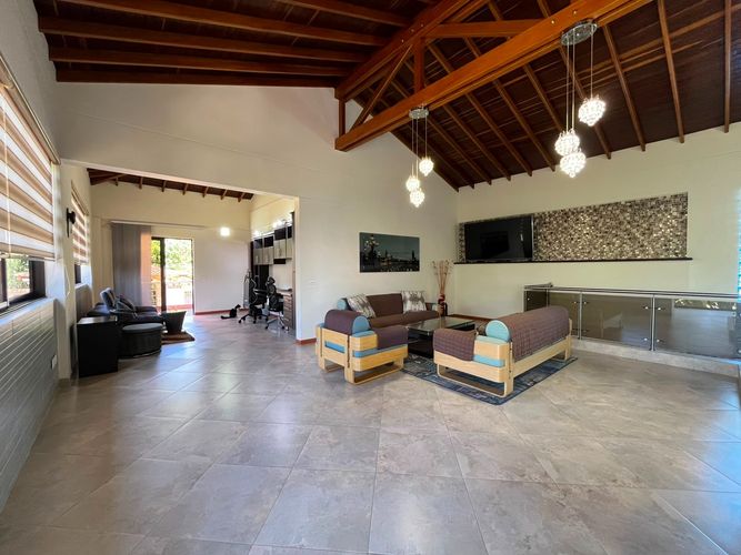 Casa de 6 alcobas en venta en Escobero, Envigado, 700 m² · foto 5 de 20