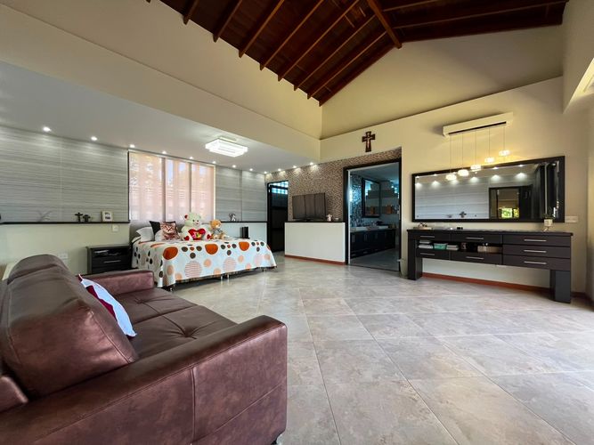 Casa de 6 alcobas en venta en Escobero, Envigado, 700 m² · foto 9 de 20