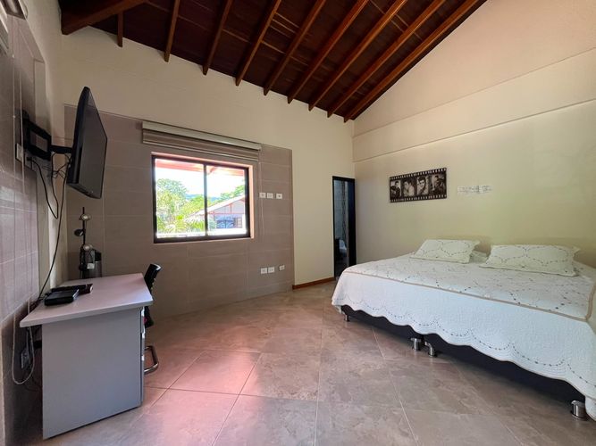 Casa de 6 alcobas en venta en Escobero, Envigado, 700 m² · foto 19 de 20