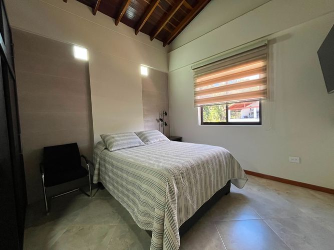 Casa de 6 alcobas en venta en Escobero, Envigado, 700 m² · foto 18 de 20