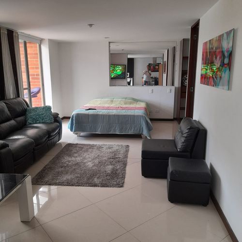 Apartaestudio en venta en El Poblado, Medellín, 68 m² · foto 2 de 20