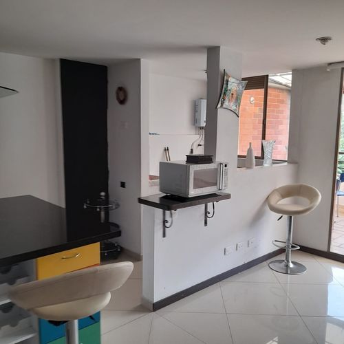 Apartaestudio en venta en El Poblado, Medellín, 68 m² · foto 4 de 20