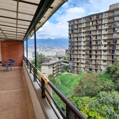 Apartaestudio en venta en El Poblado, Medellín, 68 m² · foto 5 de 20