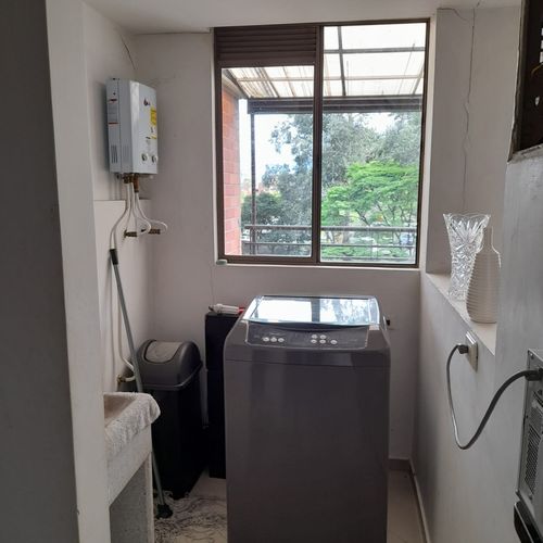 Apartaestudio en venta en El Poblado, Medellín, 68 m² · foto 11 de 20