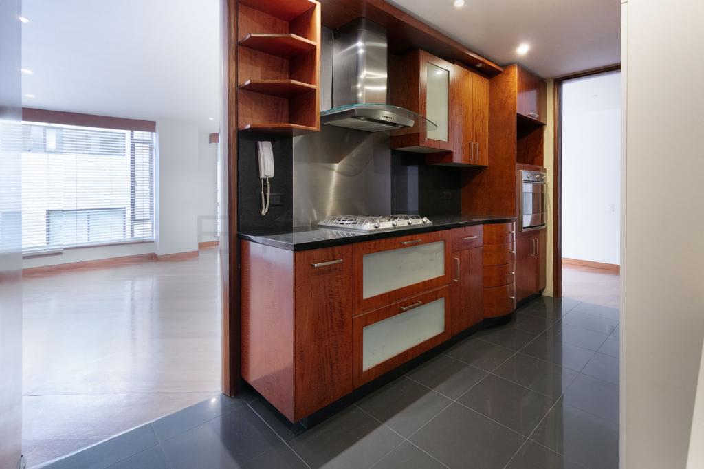 Apartamento en venta en El Refugio, Bogotá · foto 3 de 12