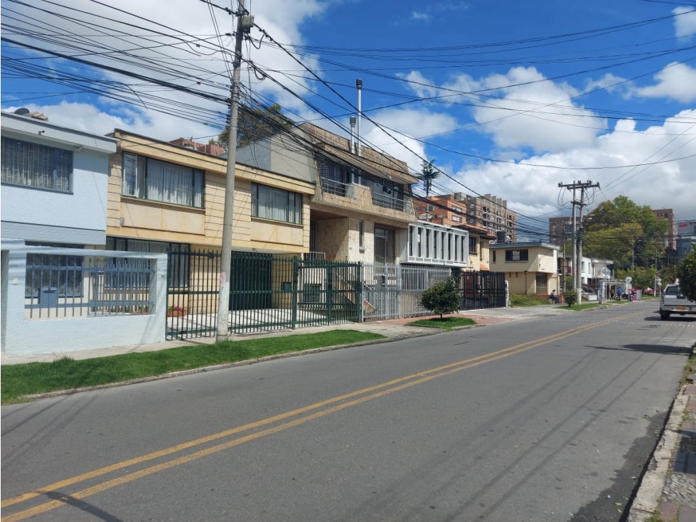 Casa en venta en La Castellana, Bogotá · foto 3 de 24