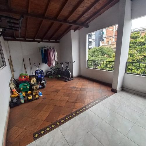 Apartamento de 3 alcobas en venta en San Bernardo, Medellín, 111 m² · foto 17 de 18