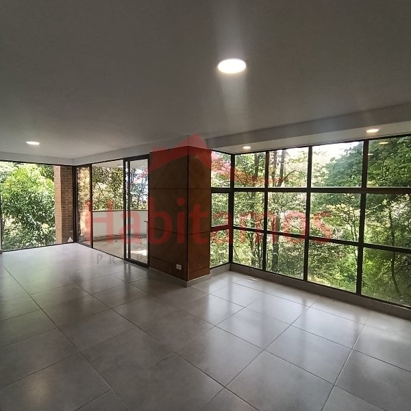 Apartamento en arriendo en El Tesoro, Medellín · foto 3 de 17
