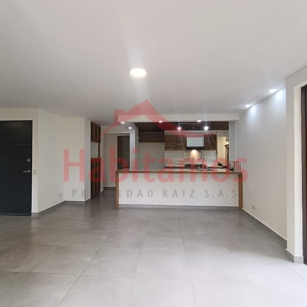 Apartamento en arriendo en El Tesoro, Medellín · foto 4 de 17