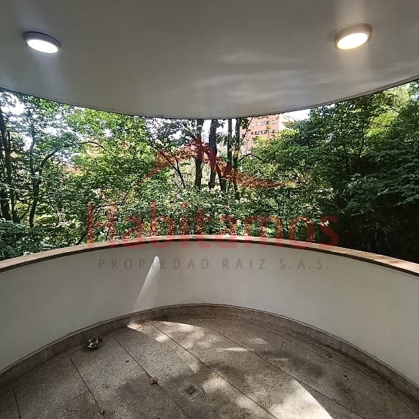 Apartamento en arriendo en El Tesoro, Medellín · foto 5 de 17