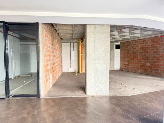 Local en venta en El Poblado, Medellín, 82 m² · foto 9 de 10