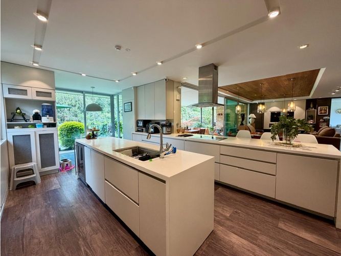 Casa de 4 alcobas en venta en San Diego, Medellín, 465 m² · foto 11 de 15