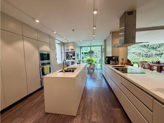 Casa de 4 alcobas en venta en San Diego, Medellín, 465 m² · foto 12 de 15