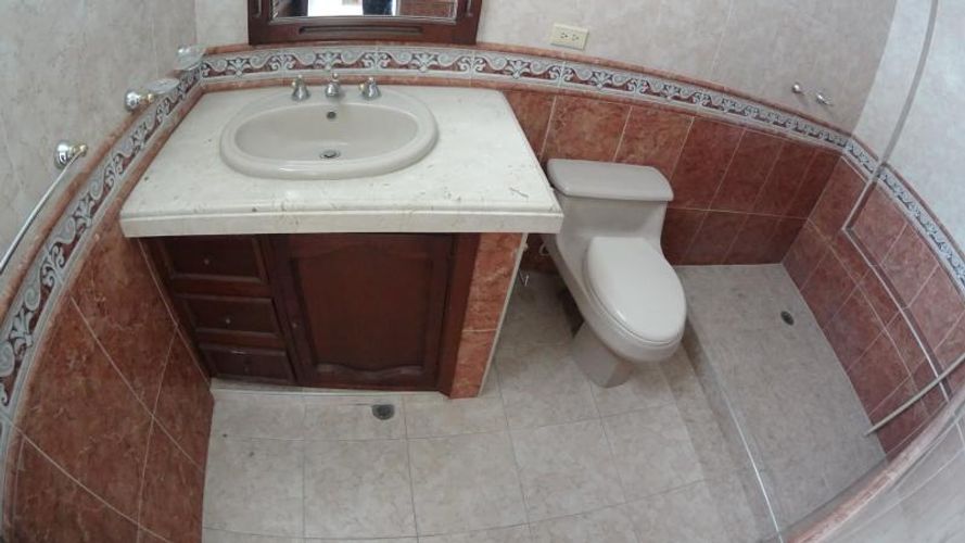 Apartamento de 3 alcobas en venta en La Castellana, Cúcuta, 110 m² · foto 11 de 12