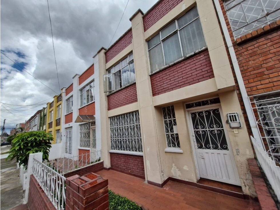Casa en venta en Muequeta, Bogotá · foto 2 de 24